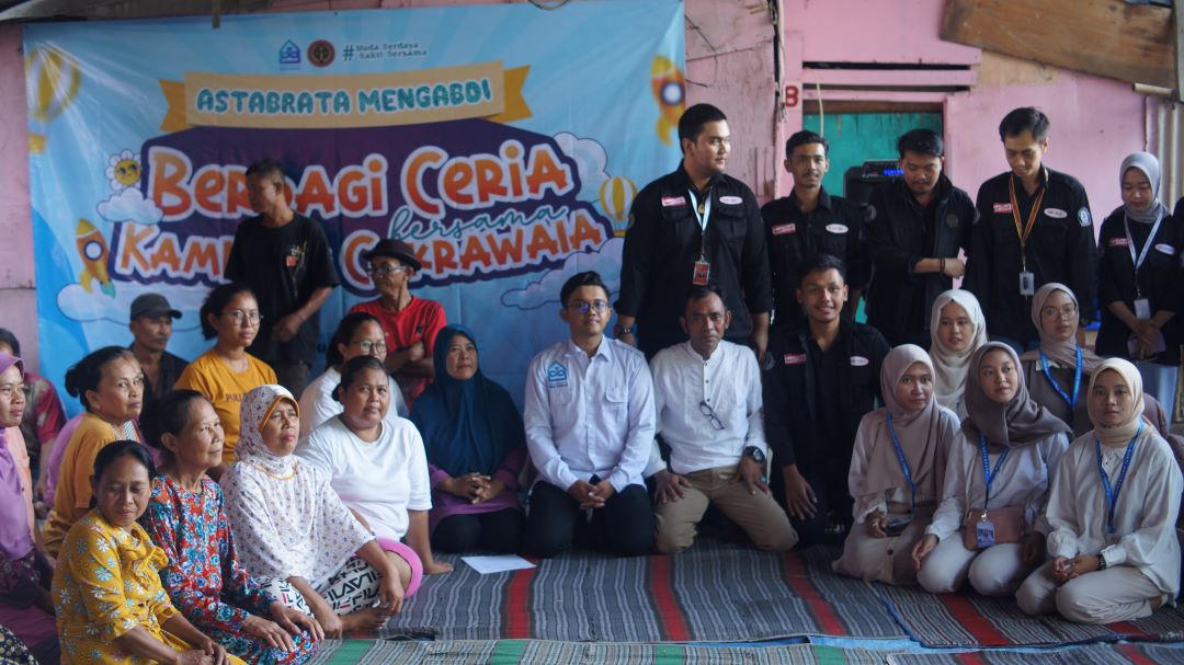 Bakti Astabrata Bagikan Paket Ramadan di Bawah Kolong Jembatan Layang Cakrawala Semarang